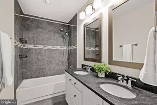 47690 Woolcott Square, Sterling, VA 20165 - Photo 19