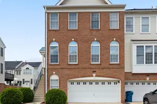 25838 Kirkwood Square, Chantilly, VA 20152 - Photo 1