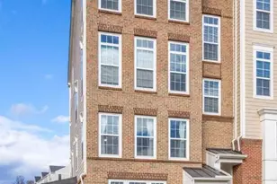 43419 Town Gate Square, Chantilly, VA 20152 - Photo 1