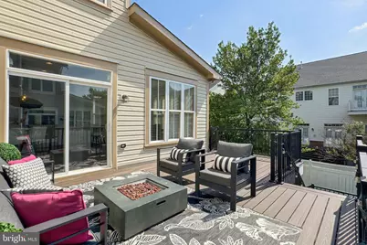 22810 Courtland Park Drive, Brambleton, VA 20148 - Photo 23