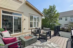 22810 Courtland Park Dr, Brambleton, VA 20148 - Photo 23