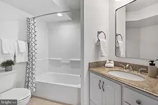 22810 Courtland Park Dr, Brambleton, VA 20148 - Photo 69