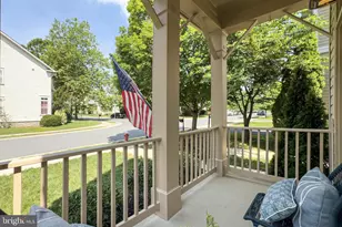 22810 Courtland Park Dr, Brambleton, VA 20148 - Photo 9