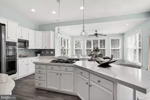 22810 Courtland Park Dr, Brambleton, VA 20148 - Photo 17