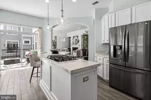 22810 Courtland Park Dr, Brambleton, VA 20148 - Photo 15