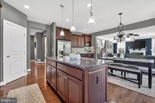 15631 Avebury Manor Pl, Leesburg, VA 20176 - Photo 11