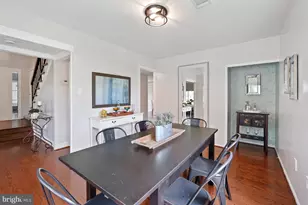 212 W Meadowland Ln W, Sterling, VA 20164 - Photo 17