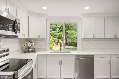 408 Cherry Lane NE, Leesburg, VA 20176 - Photo 3