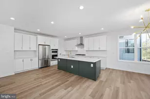 23206 Parkside Vlg Cir, Aldie, VA 20105 - Photo 5