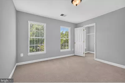 25670 S Village Drive, Chantilly, VA 20152 - Photo 33