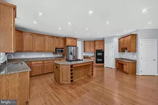 25670 S Village Dr, Chantilly, VA 20152 - Photo 13