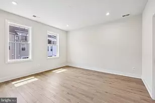 42200 Shining Star Sq, Ashburn, VA 20148 - Photo 23