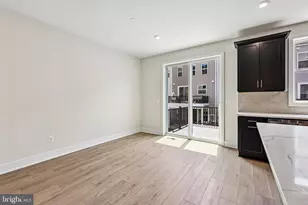 42200 Shining Star Sq, Ashburn, VA 20148 - Photo 9