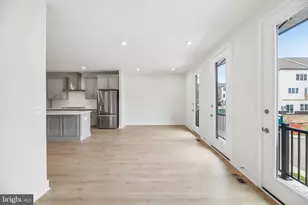 42227 Picasso Sq, Ashburn, VA 20148 - Photo 17