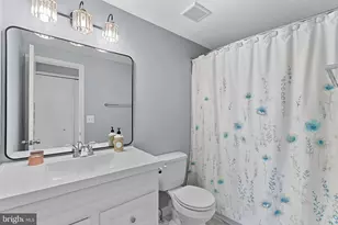 13 Fairmont Pl, Sterling, VA 20165 - Photo 21