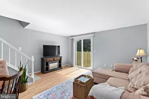 13 Fairmont Pl, Sterling, VA 20165 - Photo 5