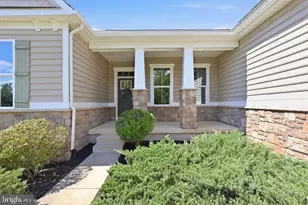26867 Barnsley Pl, Chantilly, VA 20152 - Photo 3