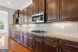 26867 Barnsley Pl, Chantilly, VA 20152 - Photo 11