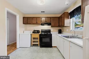 813 N Argonne Ave, Sterling, VA 20164 - Photo 7