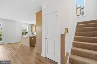 43382 Farringdon Sq, Broadlands, VA 20148 - Photo 11