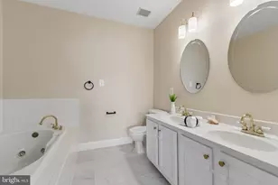 25340 Lake Mist, Chantilly, VA 20152 - Photo 17