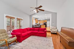 46450 Saffron Ct, Sterling, VA 20165 - Photo 13