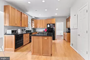46450 Saffron Ct, Sterling, VA 20165 - Photo 9