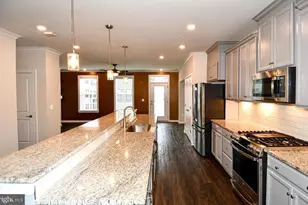 20739 Heron Landing Dr, Sterling, VA 20166 - Photo 11