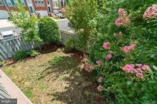 22711 Simonet Blanc Terrace, Ashburn, VA 20148 - Photo 9