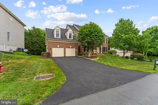 18510 Barton Pl, Leesburg, VA 20176 - Photo 3