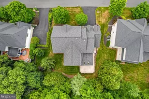 18510 Barton Creek Pl, Leesburg, VA 20176 - Photo 11