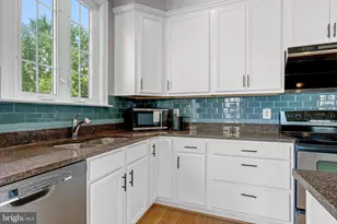 42654 Frontier Dr, Brambleton, VA 20148 - Photo 23