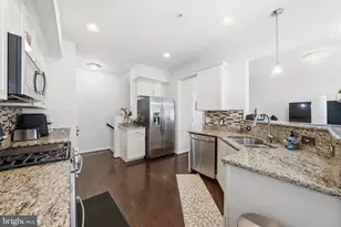 25202 Split Creek Terrace, Chantilly, VA 20152 - Photo 9