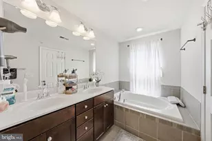 25202 Split Creek Terrace, Chantilly, VA 20152 - Photo 23