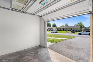 607 S Alder Ave S, Sterling, VA 20164 - Photo 35