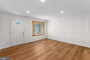 607 S Alder Ave S, Sterling, VA 20164 - Photo 5