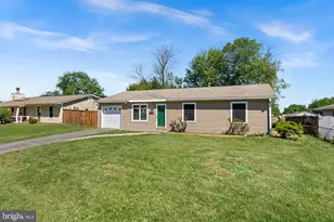607 S Alder Ave S, Sterling, VA 20164 - Photo 3