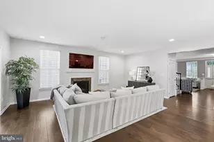 25172 Riding Center Dr, Chantilly, VA 20152 - Photo 5