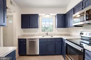 1033 Margate Ct, Sterling, VA 20164 - Photo 11