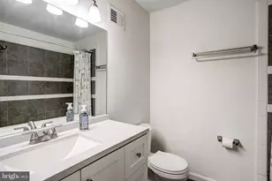 1033 Margate Ct, Sterling, VA 20164 - Photo 17