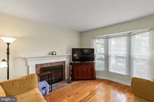 10 Fenton Wood Dr, Sterling, VA 20165 - Photo 5