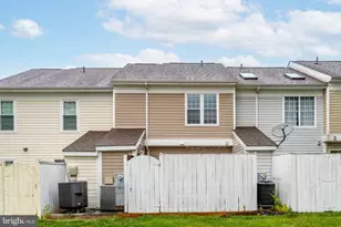 98 St Charles Square, Sterling, VA 20164 - Photo 25