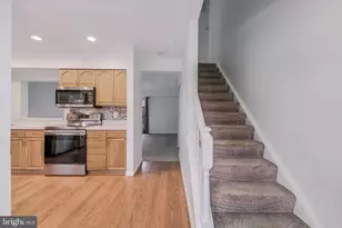 98 St Charles Square, Sterling, VA 20164 - Photo 3