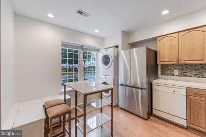 98 Saint Charles Square, Sterling, VA 20164 - Photo 7