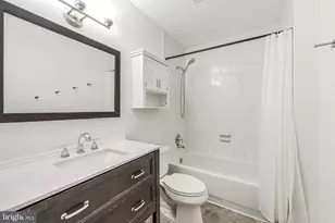 98 St Charles Square, Sterling, VA 20164 - Photo 21