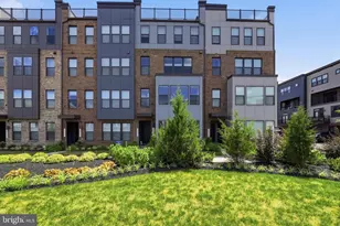 43732 Transit Sq, Ashburn, VA 20147 - Photo 1