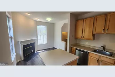 45512 Lakemont Square, Sterling, VA 20165 - Photo 7