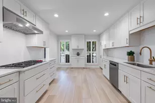 215 Andover Ct NE, Leesburg, VA 20176 - Photo 7
