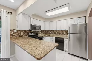 129 N Duke Dr, Sterling, VA 20164 - Photo 11