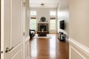 43100 Addlestone Pl, Ashburn, VA 20148 - Photo 5